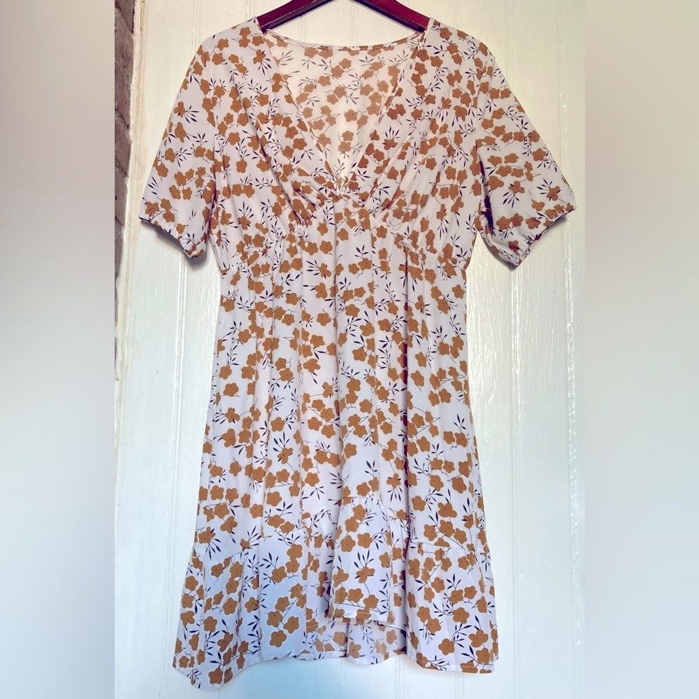 *3 for $20* SHEIN dress, floral print, v-neck, ruffled hem, size 0XL.